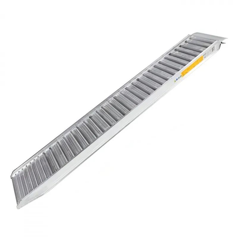 168.40 Rampas de carga en aluminio para rueda y oruga de goma | 4000 mm