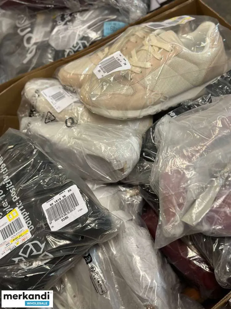 4 € por par en un conjunto de zapatos con variedad de modelos y tallas, gama de stock restante, zapatos de hombre, incluido el c
