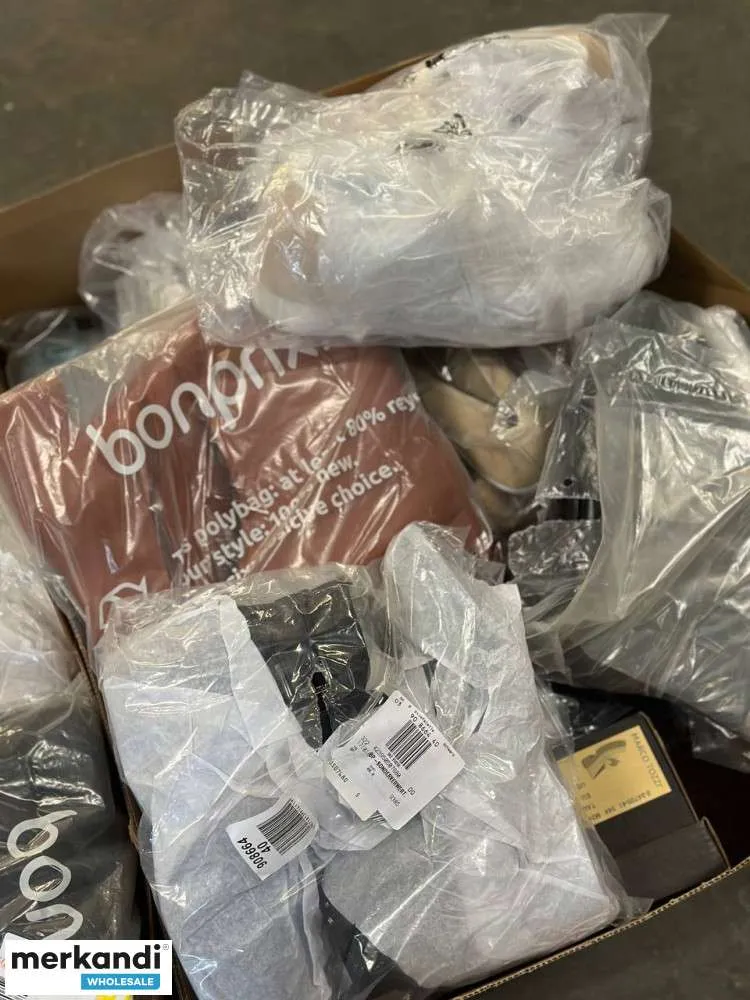 4 € por par en un conjunto de zapatos con variedad de modelos y tallas, gama de stock restante, zapatos de hombre, incluido el c
