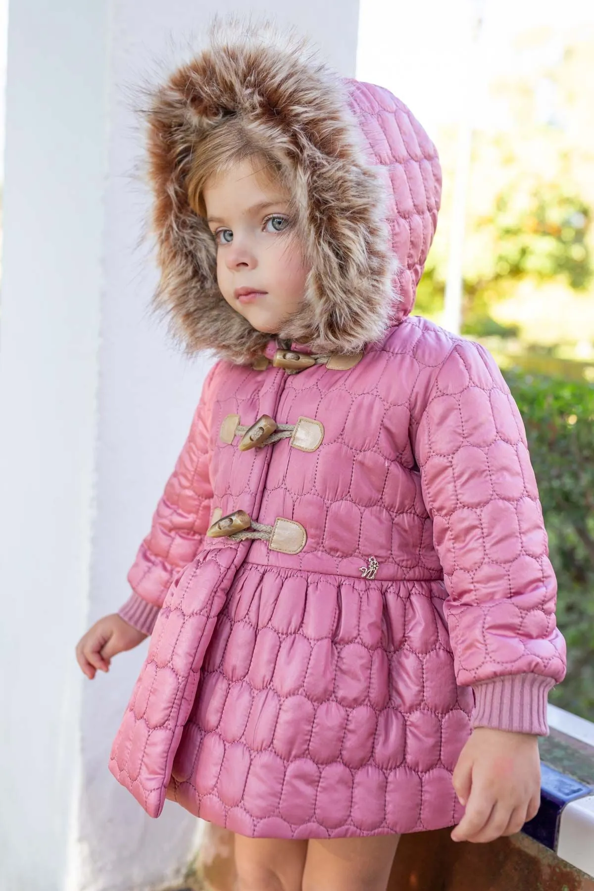 Abrigo Niña Rosa con Capucha con Pelo by Nekenia