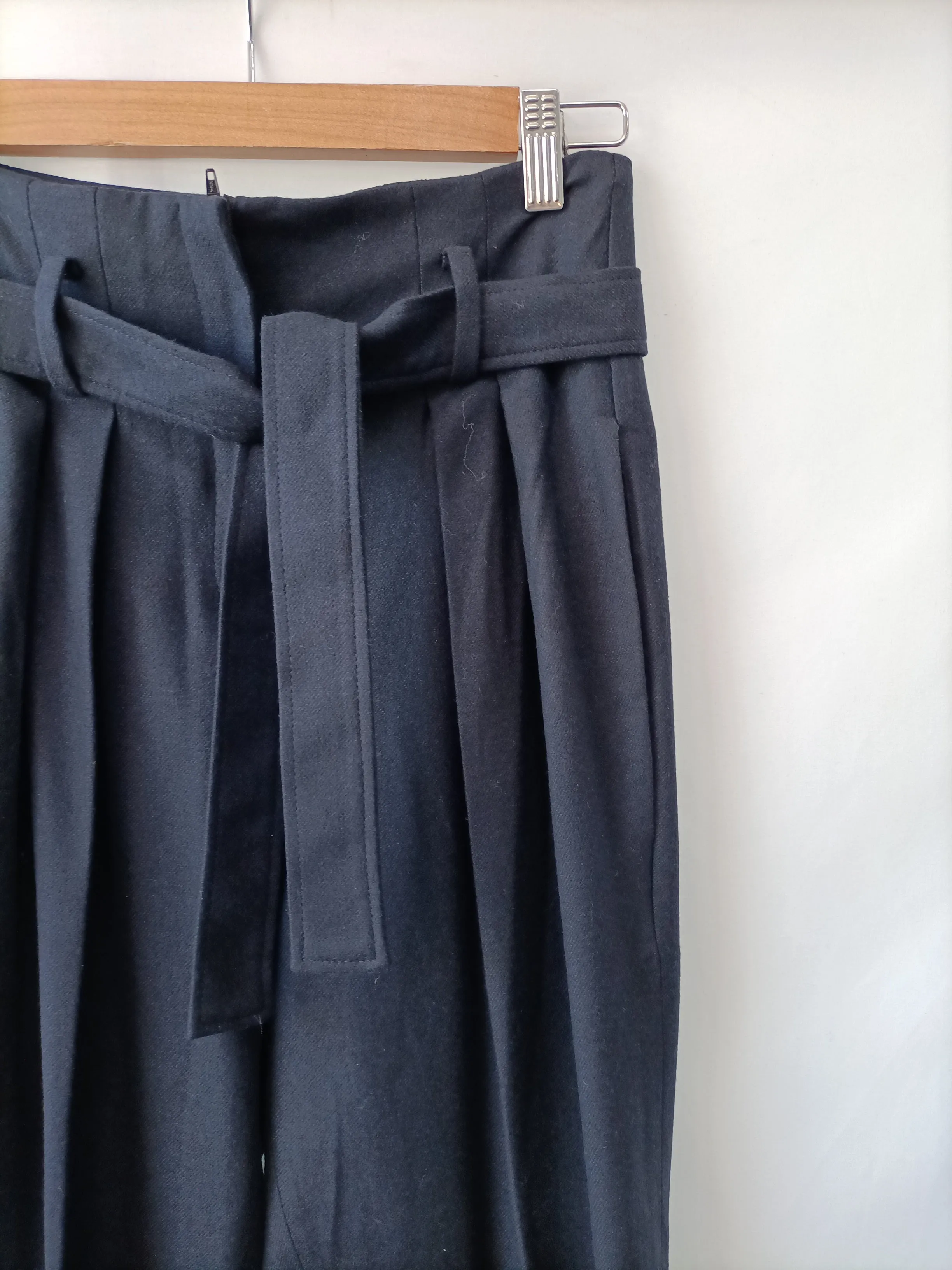 BA&SH. Pantalón azul pinzas T.0(xs)
