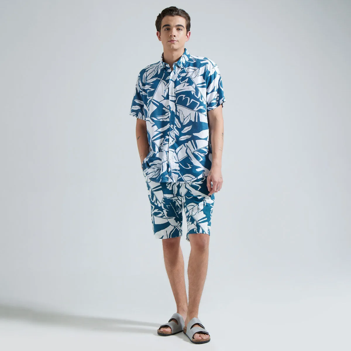 Bermuda Con Estampado De Hojas
