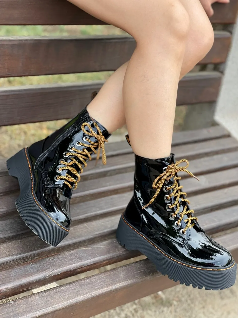 Botines Combat 10 Negros Charol Moda Urbana