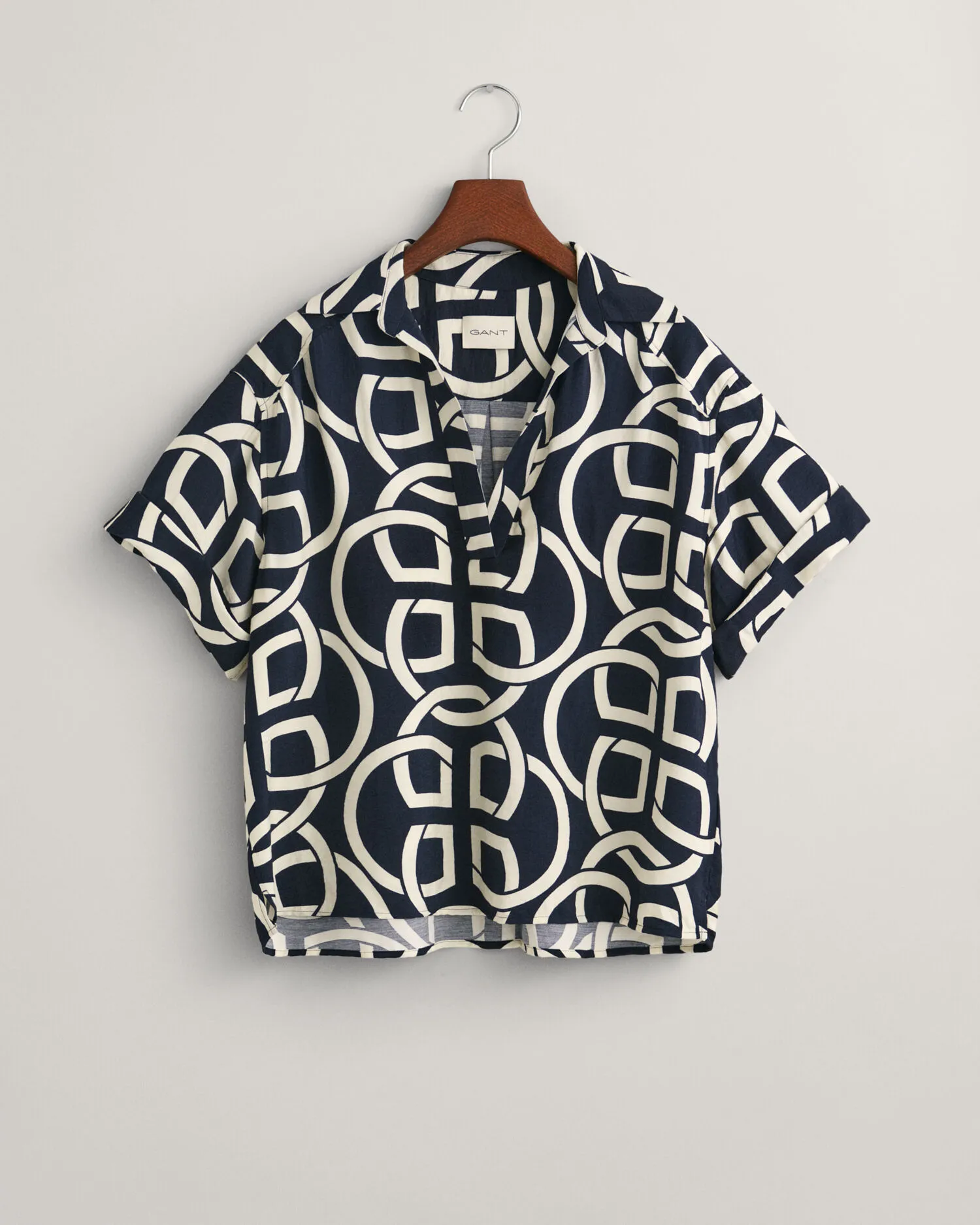Camisa Relaxed Fit Popover de manga corta con estampado Monogram