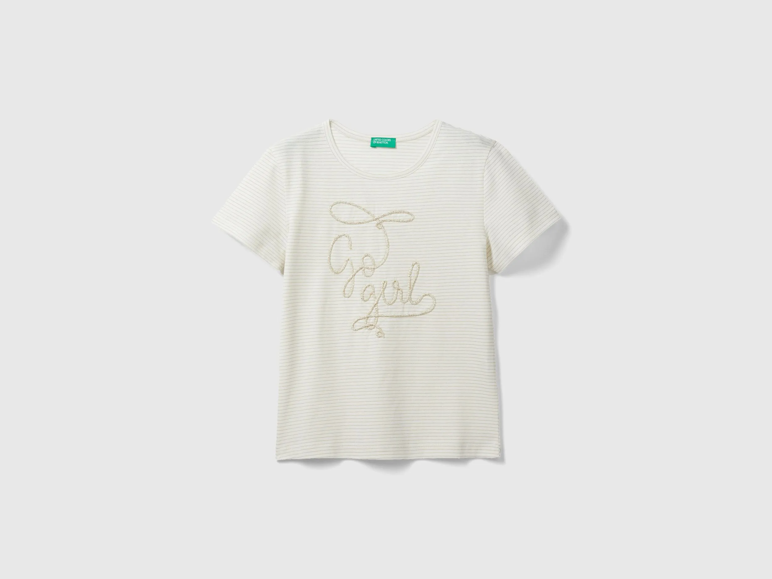 Camiseta con bordado de cuerda