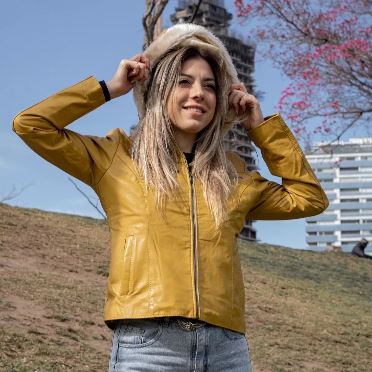 CAMPERA DE CUERO VACUNO 100% LEGITIMO DE MUJER  ART: 106