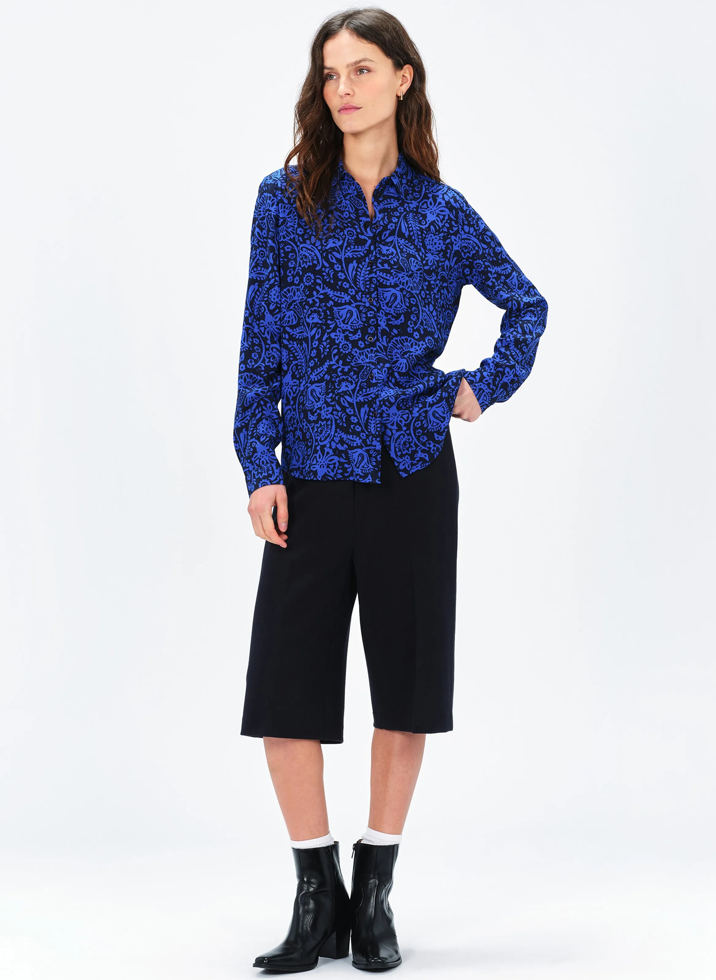CAROLL JESS2  CAMISA ESTAMPADA CON CUELLO CLáSICO EN AZUL