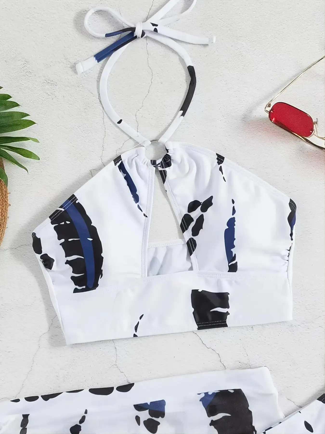 CONJUNTO BIKINI 3 PIEZAS CORTE ALTO TIEDYE HALTER CON AROS