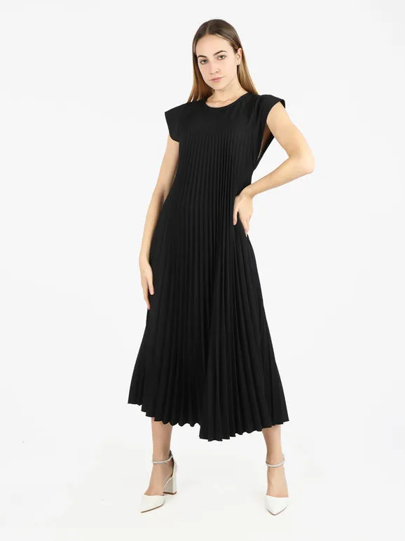 Daystar Vestido largo plisado de mujer con manga corta.
