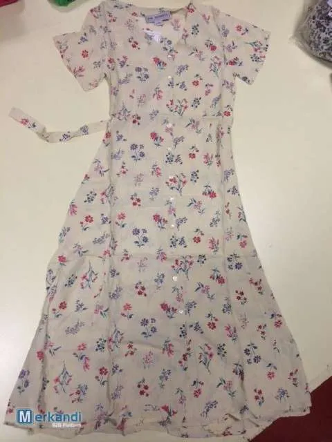 Elegante paquete variado de vestidos de verano para mujer 100% viscosa disponible en Eslovaquia