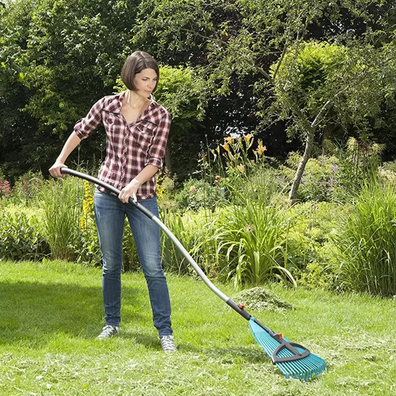 ESCOBA DE PLASTICO GRADUABLE COMBISYSTEM 12CM 309920 GARDENA