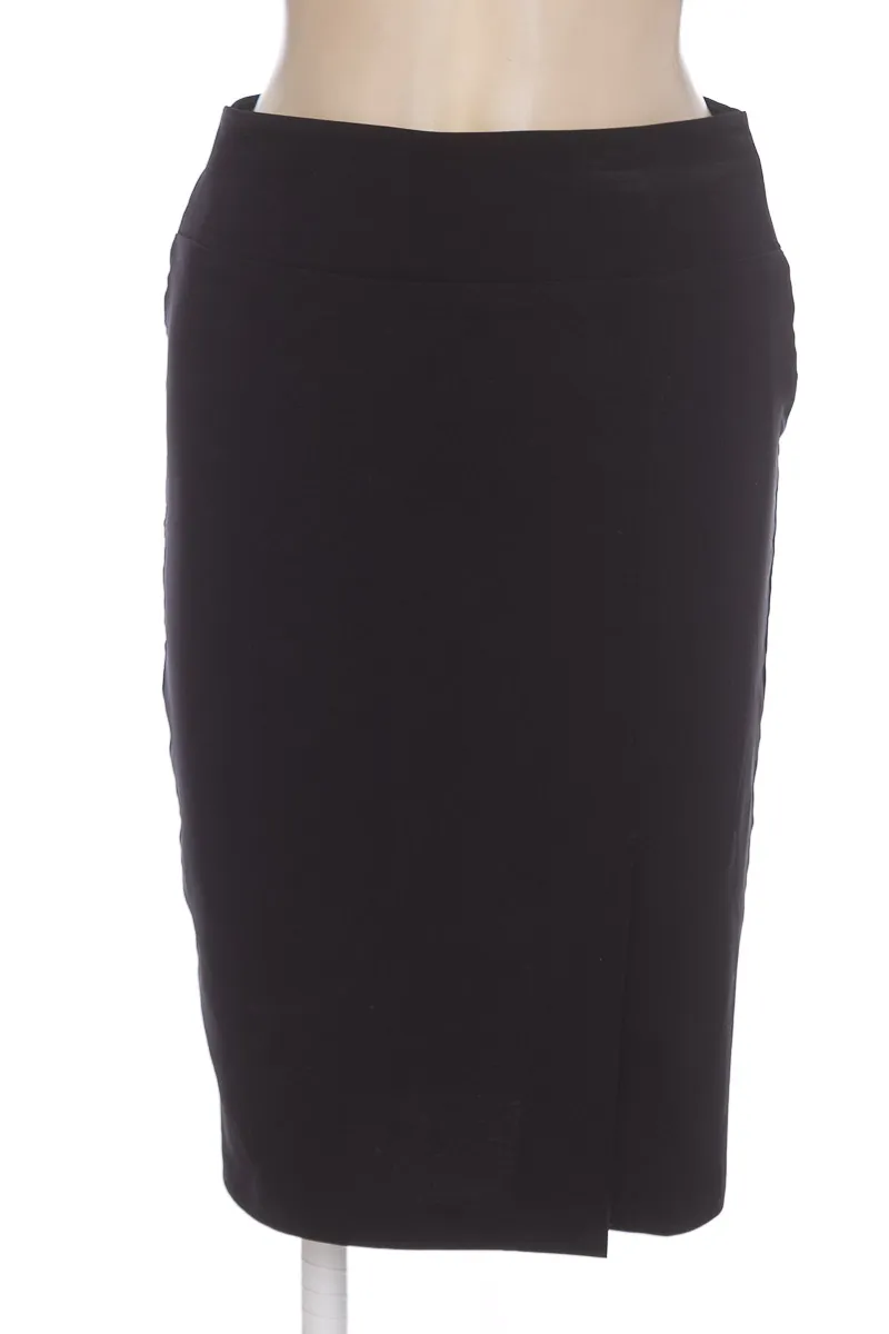 FALDA COLOR NEGRO  ONE CLOTHING