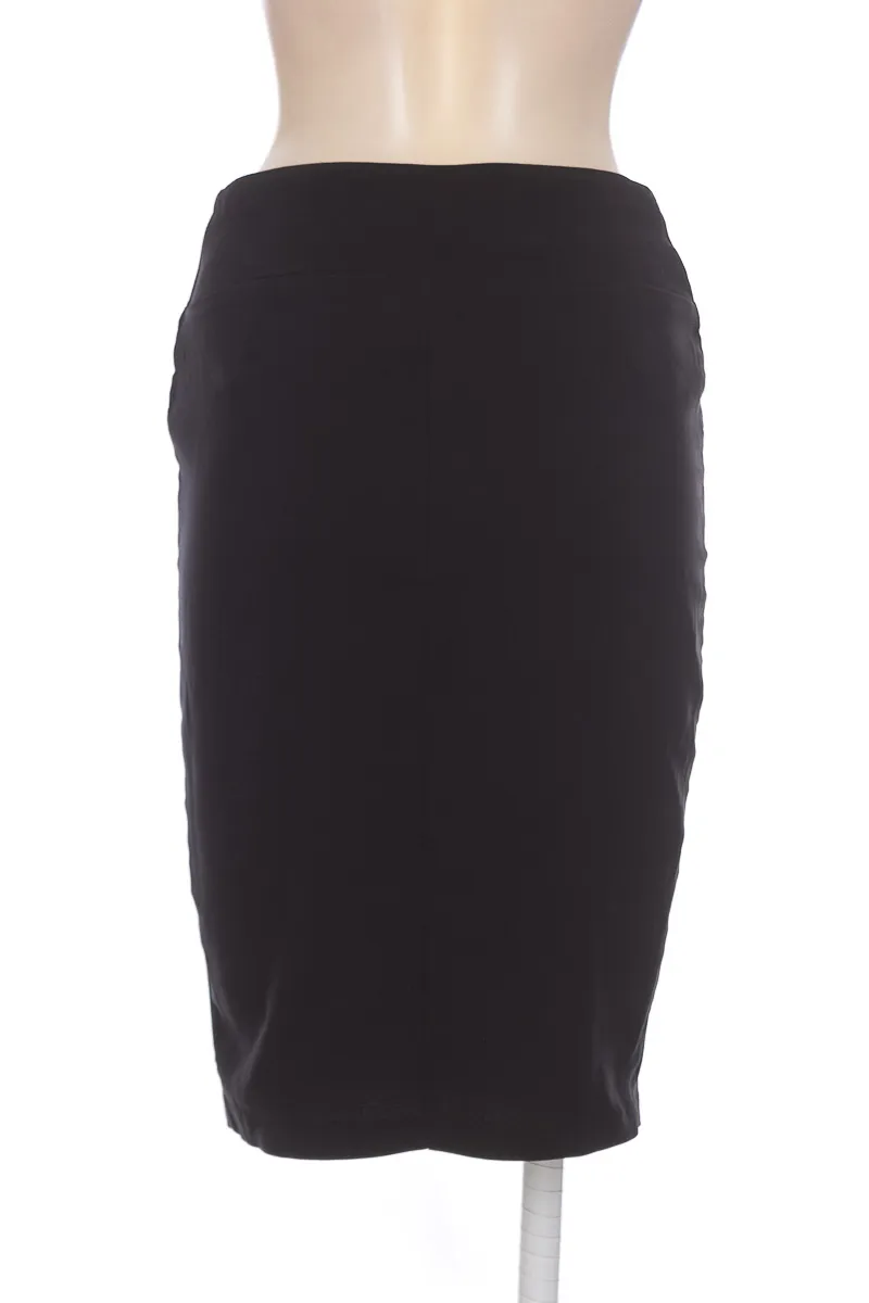 FALDA COLOR NEGRO  ONE CLOTHING