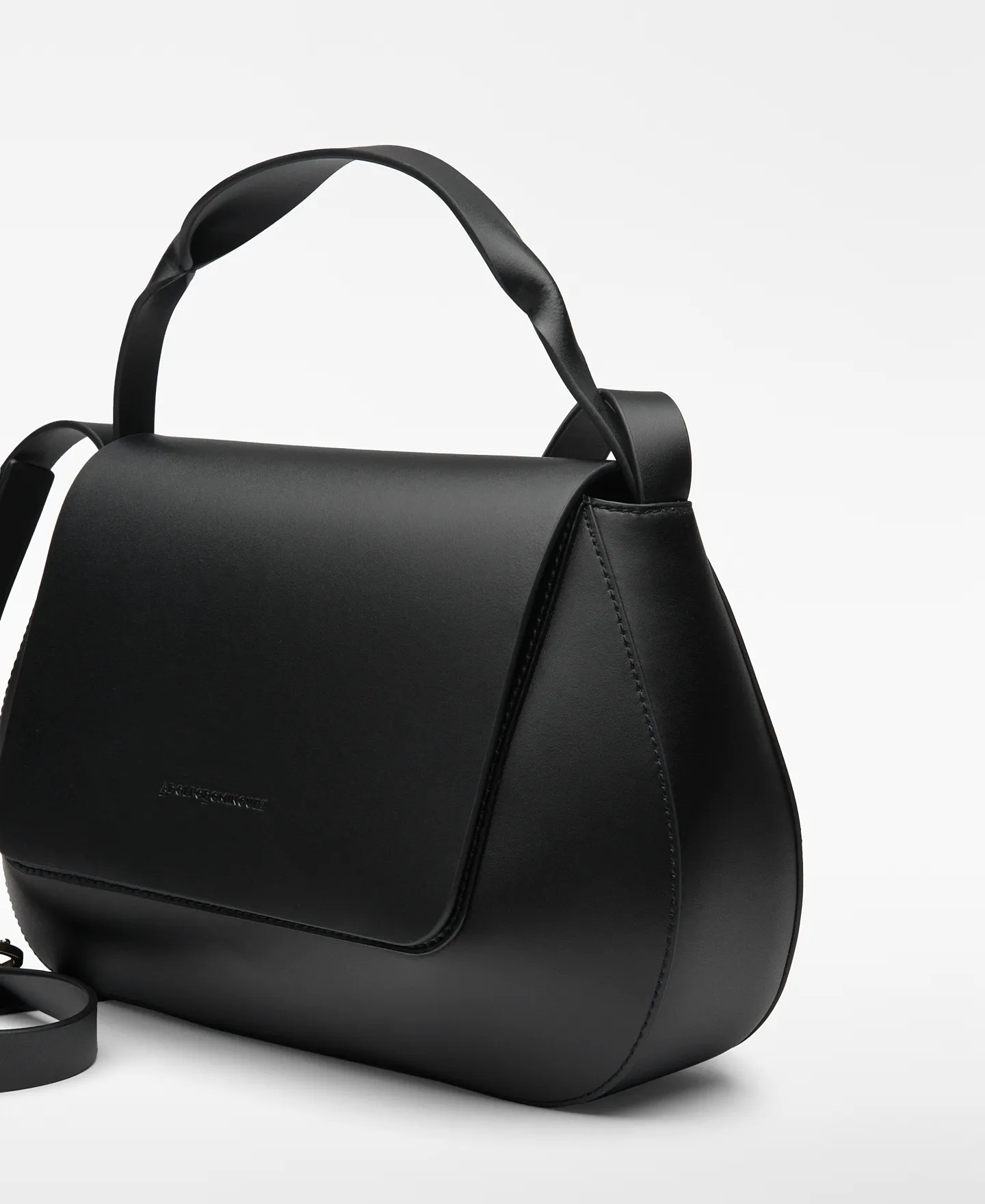 Flap responsible leather bag woman