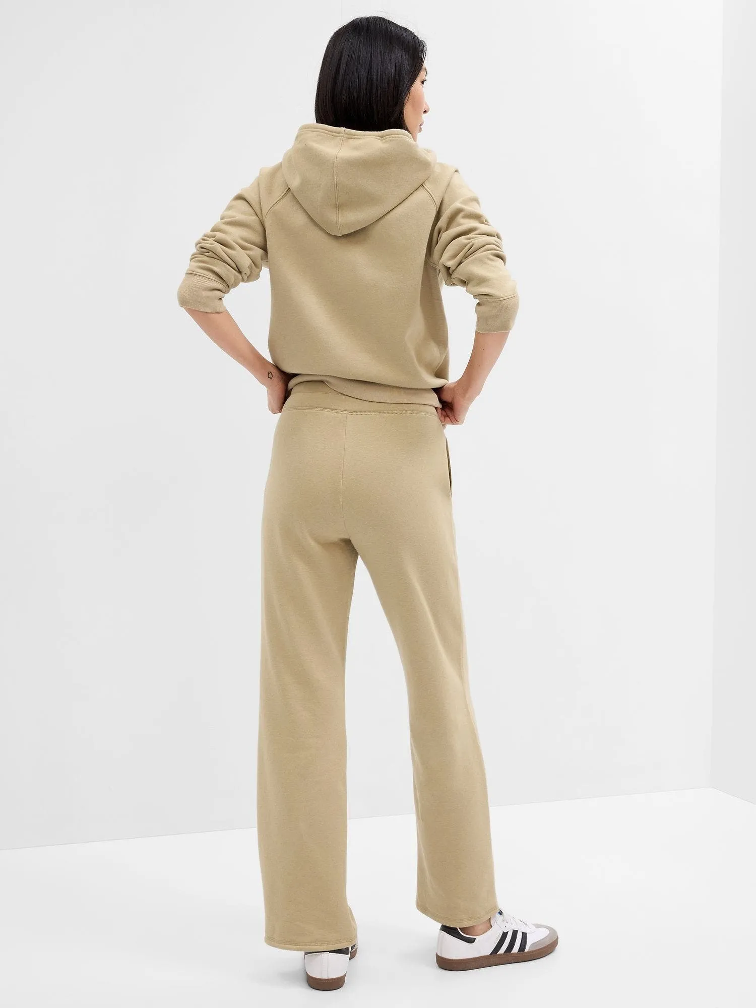 GAP Pantalón de Buzo GAP Logo Recto Mujer Café