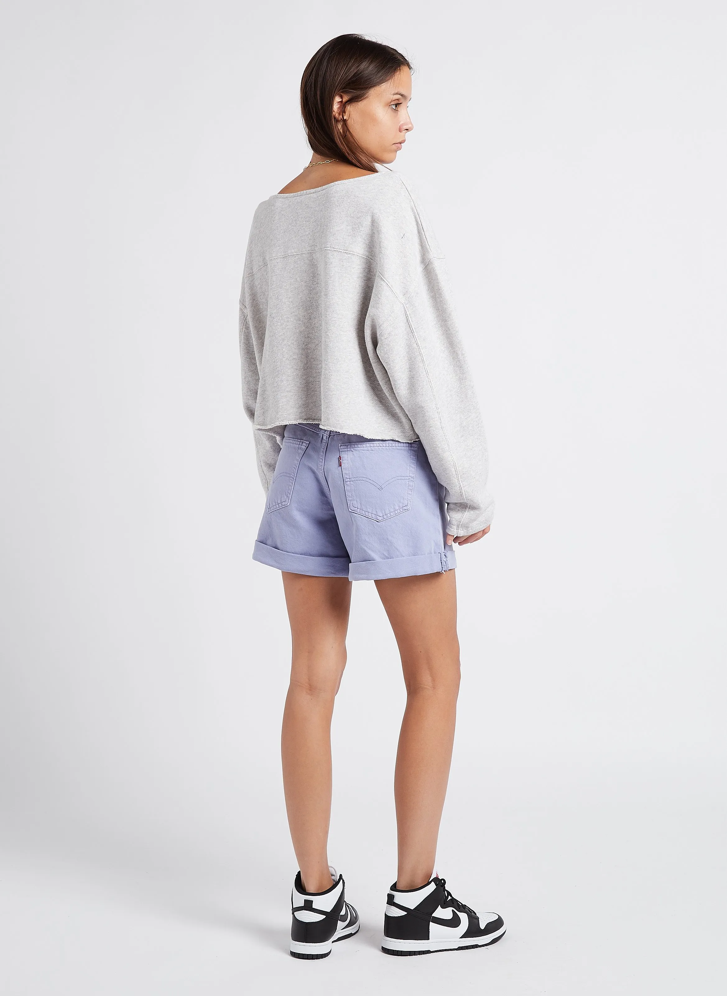 KODYTOWN  SUDADERA DE ALGODóN ORGáNICO CON CUELLO BARCO EN GRIS