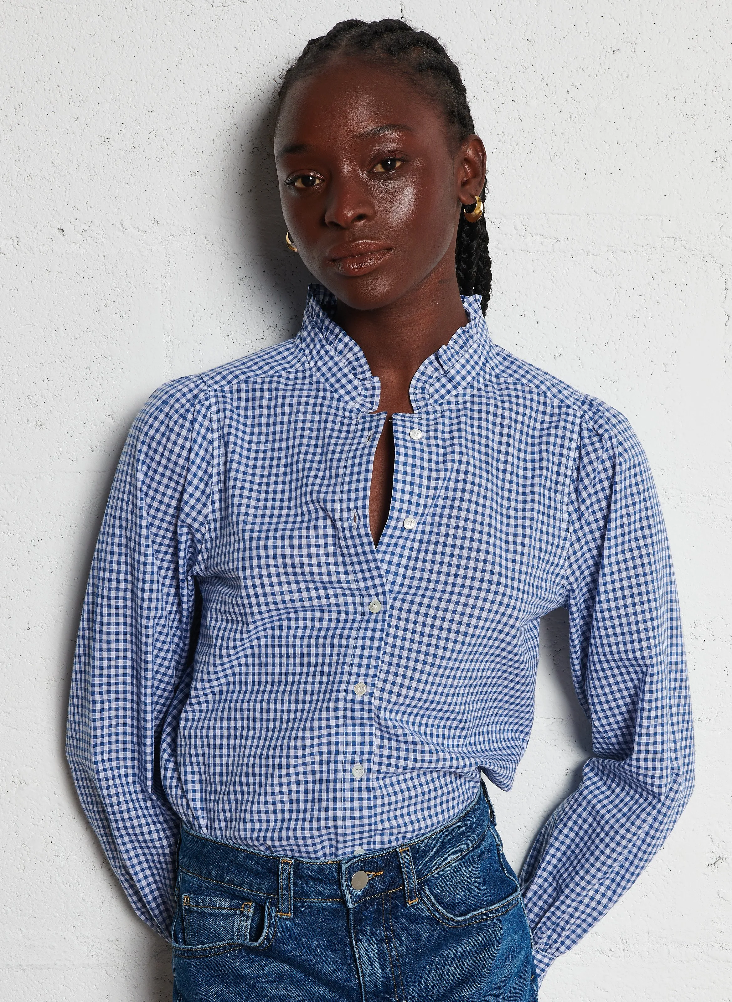 MAISON 123 BENEDICTE  CAMISA CON CUELLO ALTO Y VOLANTES DE ALGODóN EN AZUL