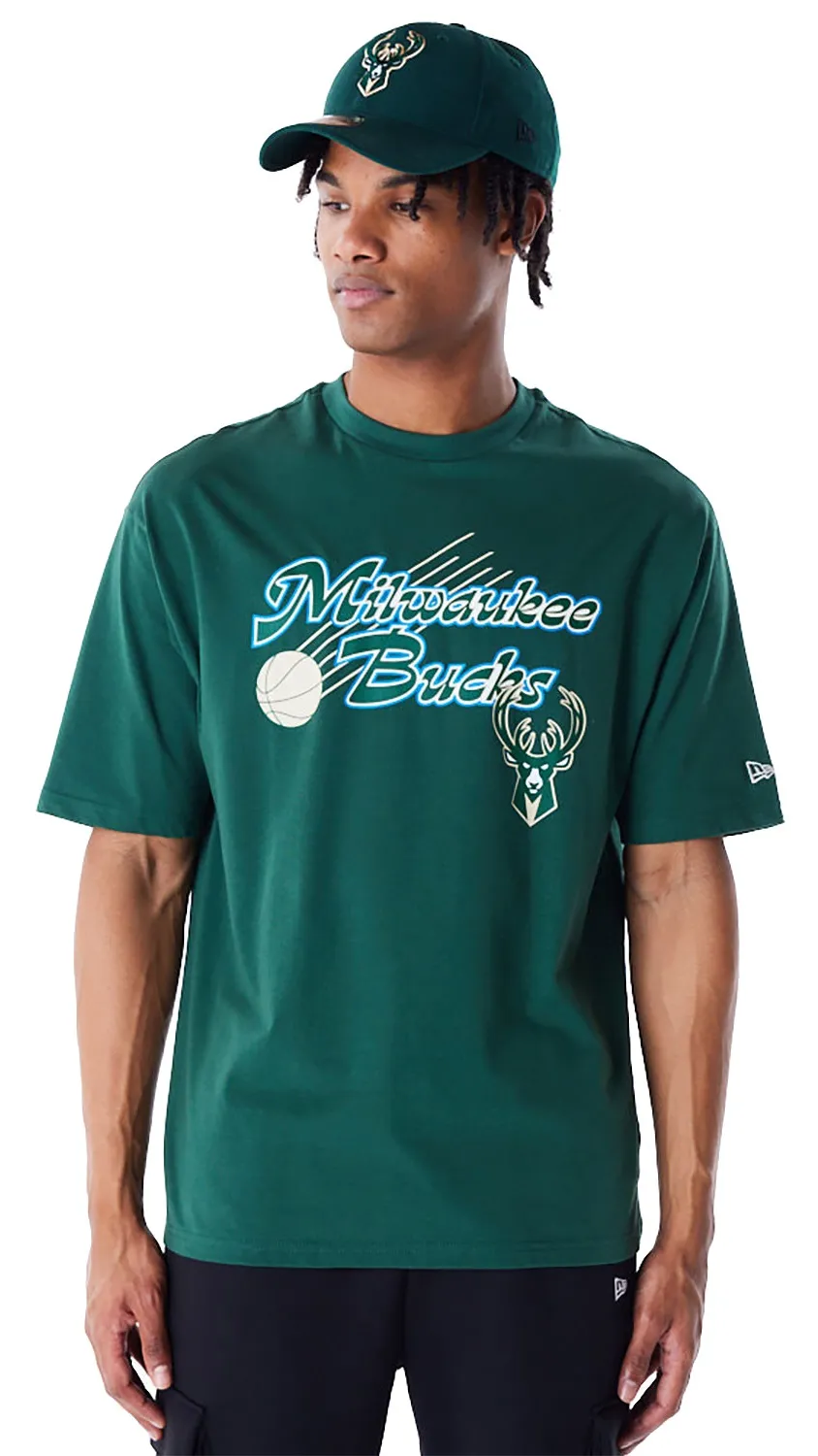 NEW ERA NBA MILWAUKEE BUCKS SCRIPT OVERSIZED TSHIRT