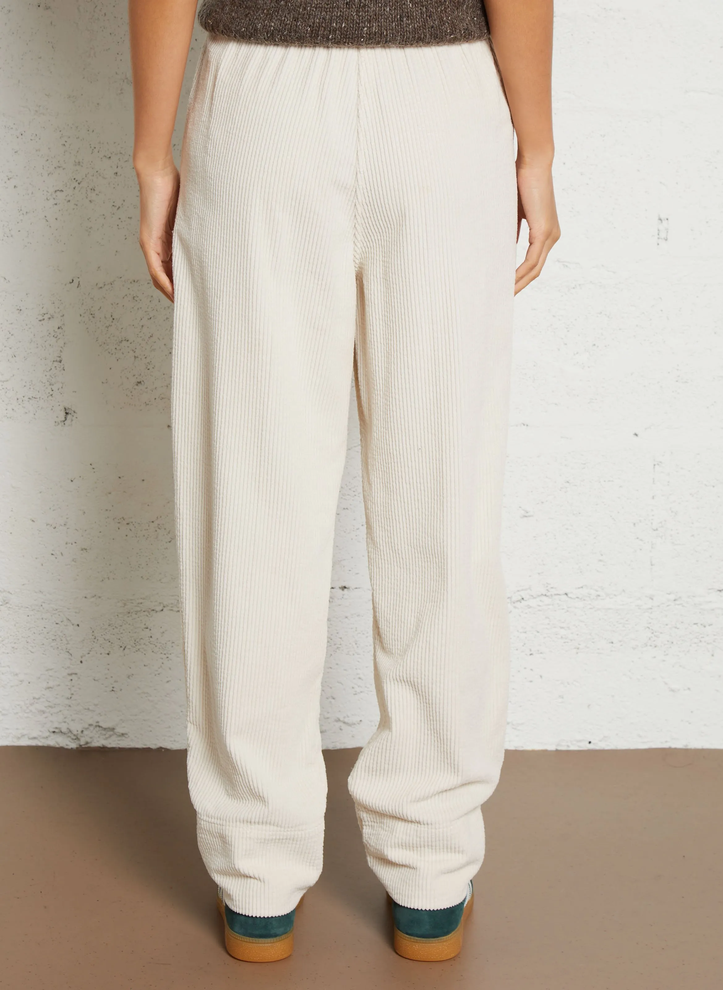 PADOW  . EN BEIGE