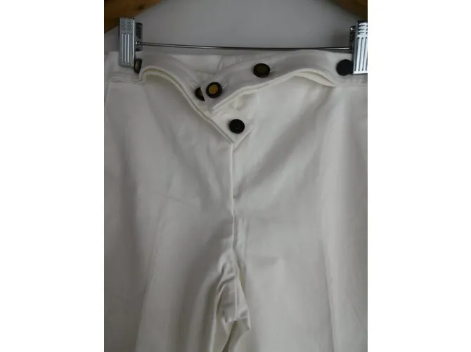 Pantalón blanco de Yves Saint Laurent 