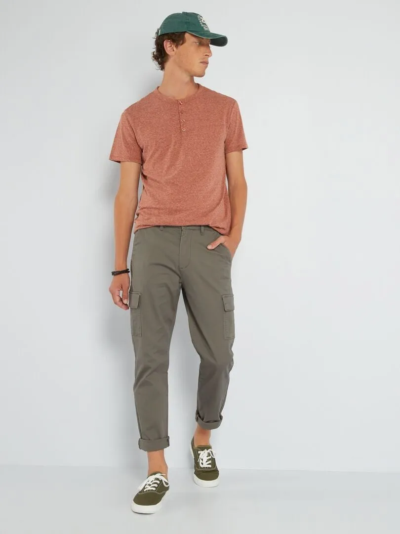 PANTALóN CON BOLSILLOS  KAKI