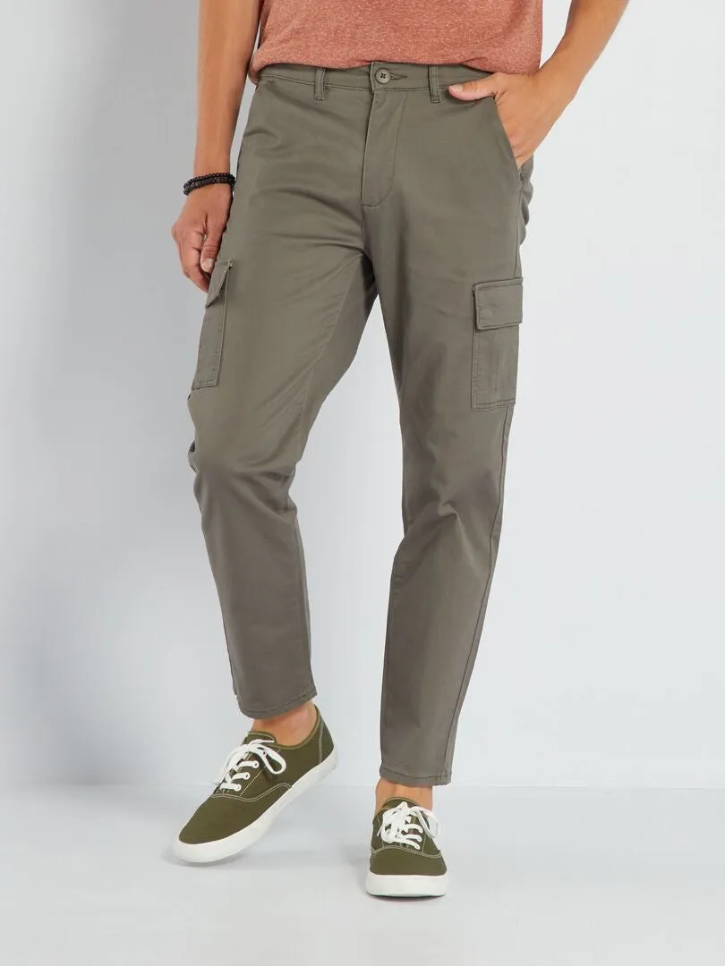 PANTALóN CON BOLSILLOS  KAKI
