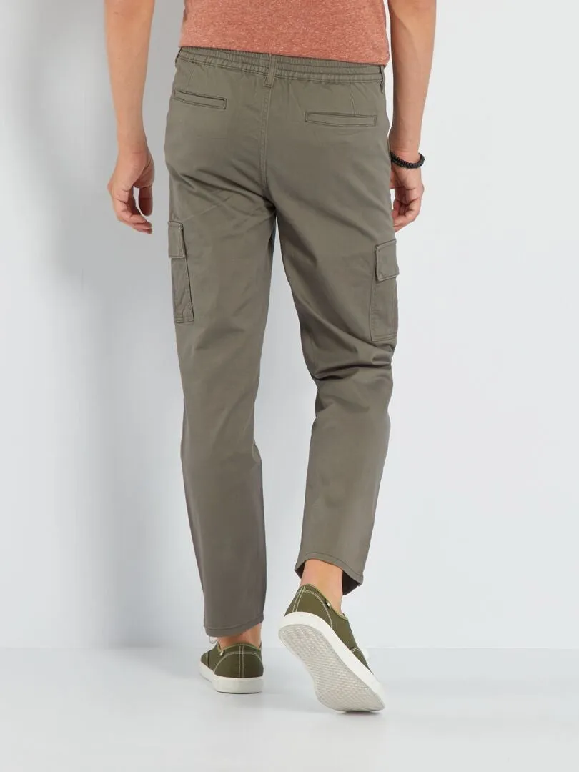 PANTALóN CON BOLSILLOS  KAKI