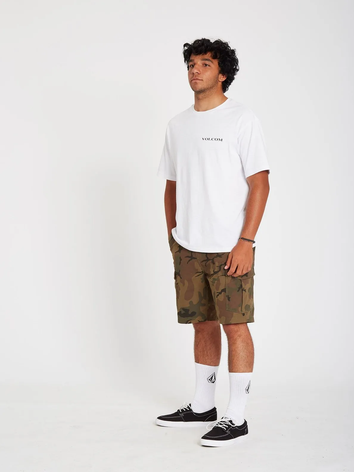 Pantalón corto VOLCOM bermudas para Hombre MITER III CARGO 20″ – CAMOUFLAGE Ref. A0912104_CAM verde camuflaje