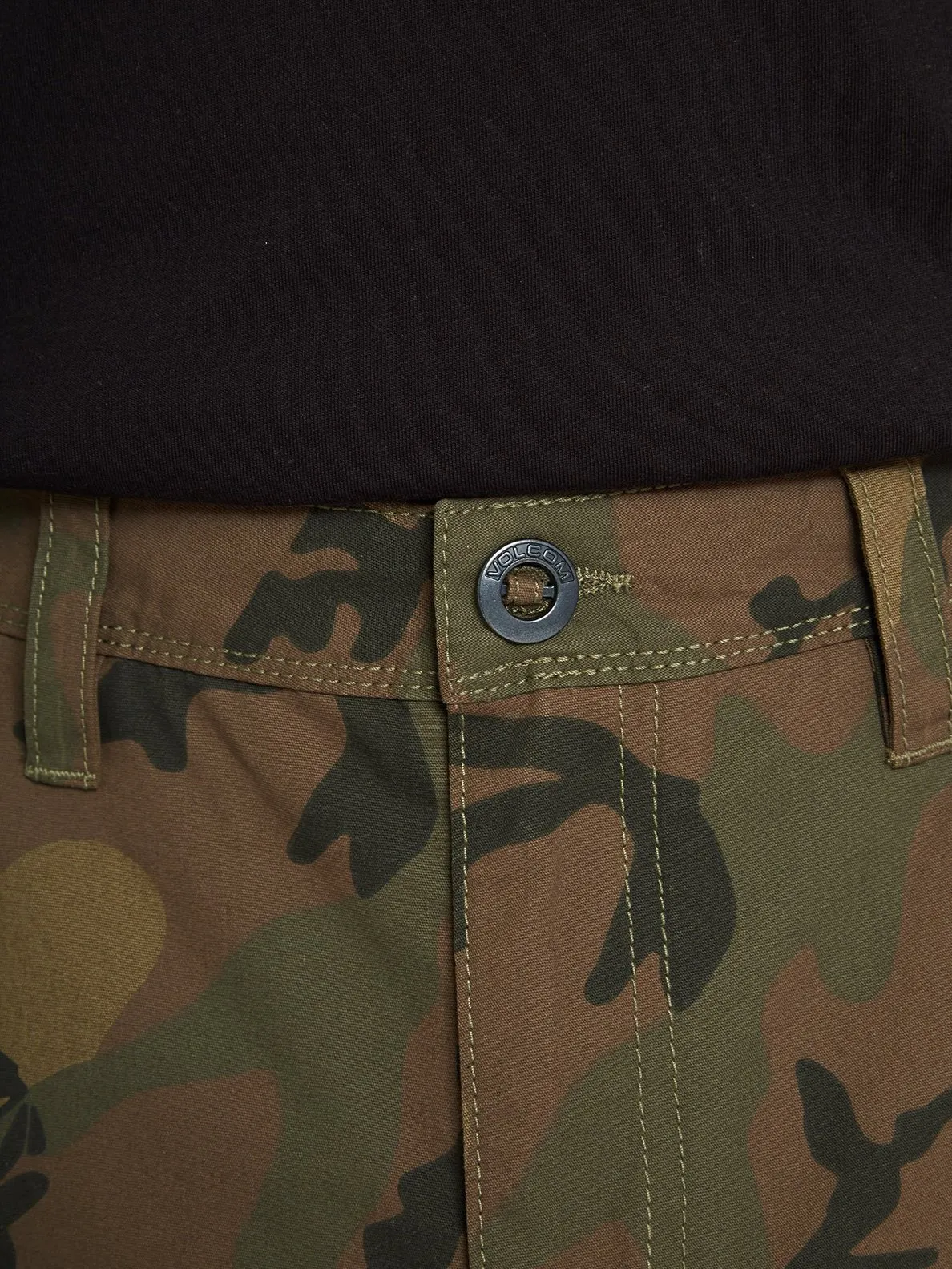 Pantalón corto VOLCOM bermudas para Hombre MITER III CARGO 20″ – CAMOUFLAGE Ref. A0912104_CAM verde camuflaje