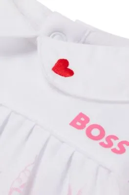 Pijama para bebé con motivo de conejo y cuello estilo babero