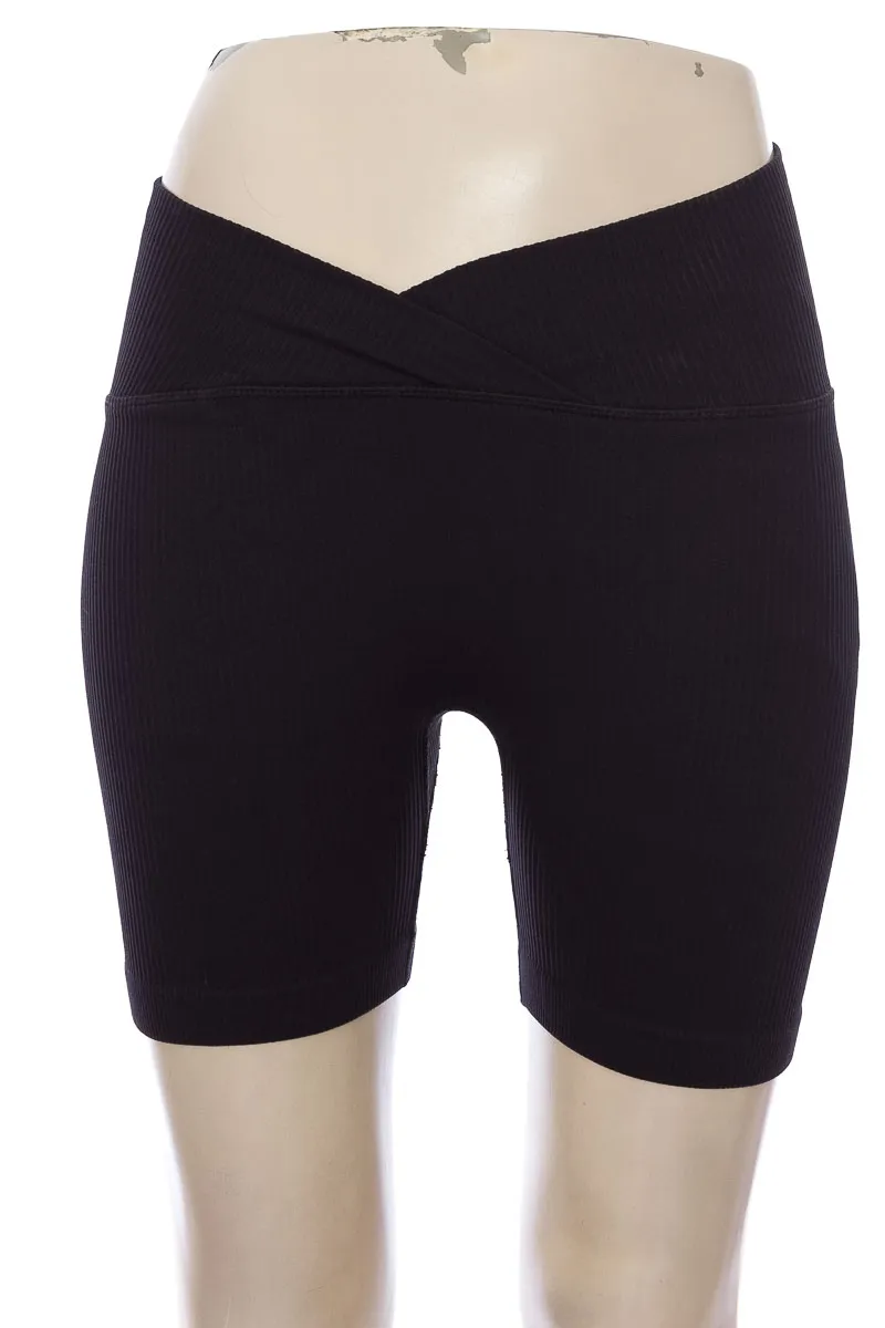 ROPA DEPORTIVA / SALIDA DE BAñO COLOR NEGRO  CLOSEANDO