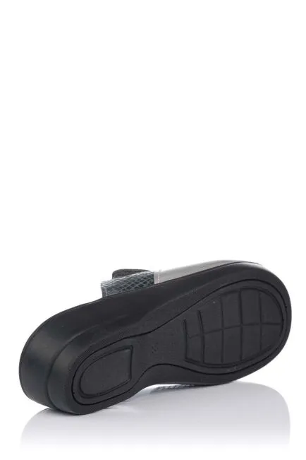 Sandalia plateada print serpiente