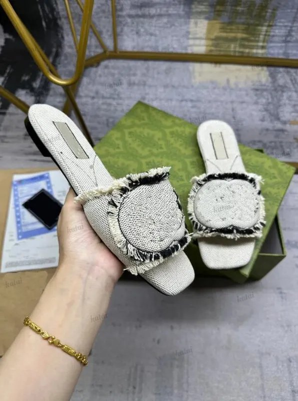 Sandalias planas de diseñador Sandalias de mezclilla de mezclilla de verano Mujeres de lujo para al aire libre Mujeres