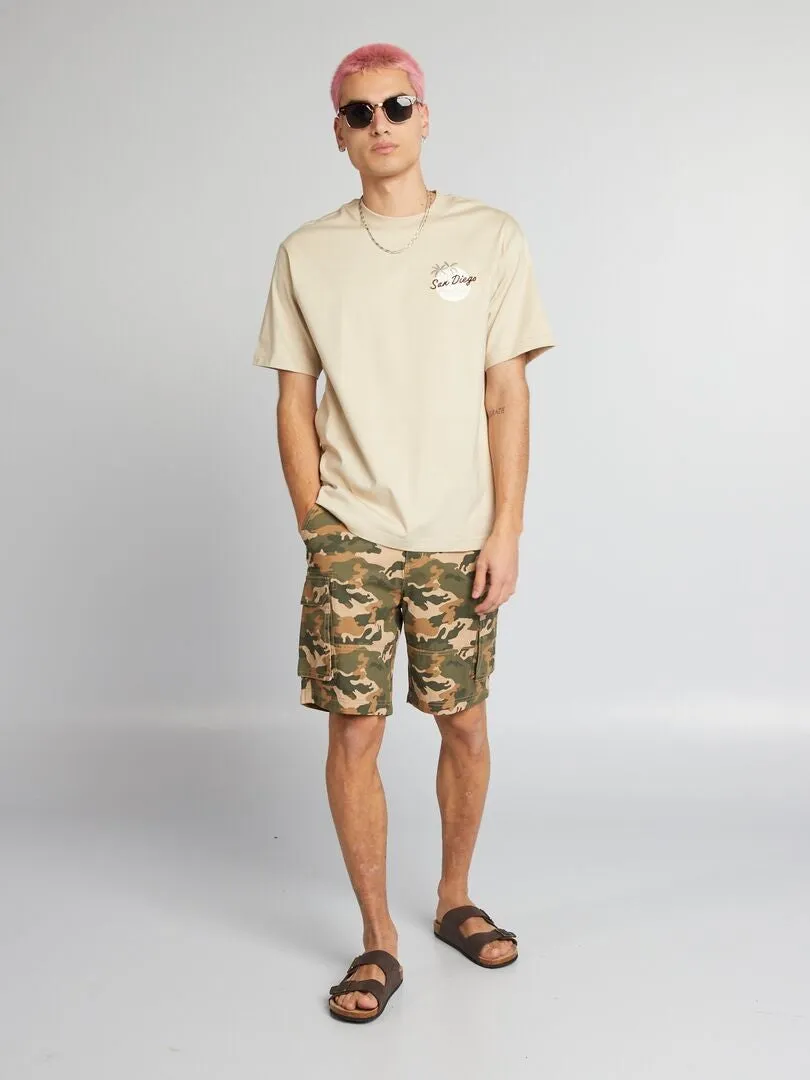 SHORT CHINO CON BOLSILLOS EN LOS LATERALES  KAKI