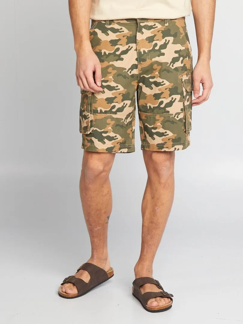 SHORT CHINO CON BOLSILLOS EN LOS LATERALES  KAKI