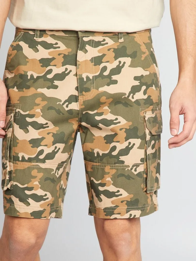 SHORT CHINO CON BOLSILLOS EN LOS LATERALES  KAKI