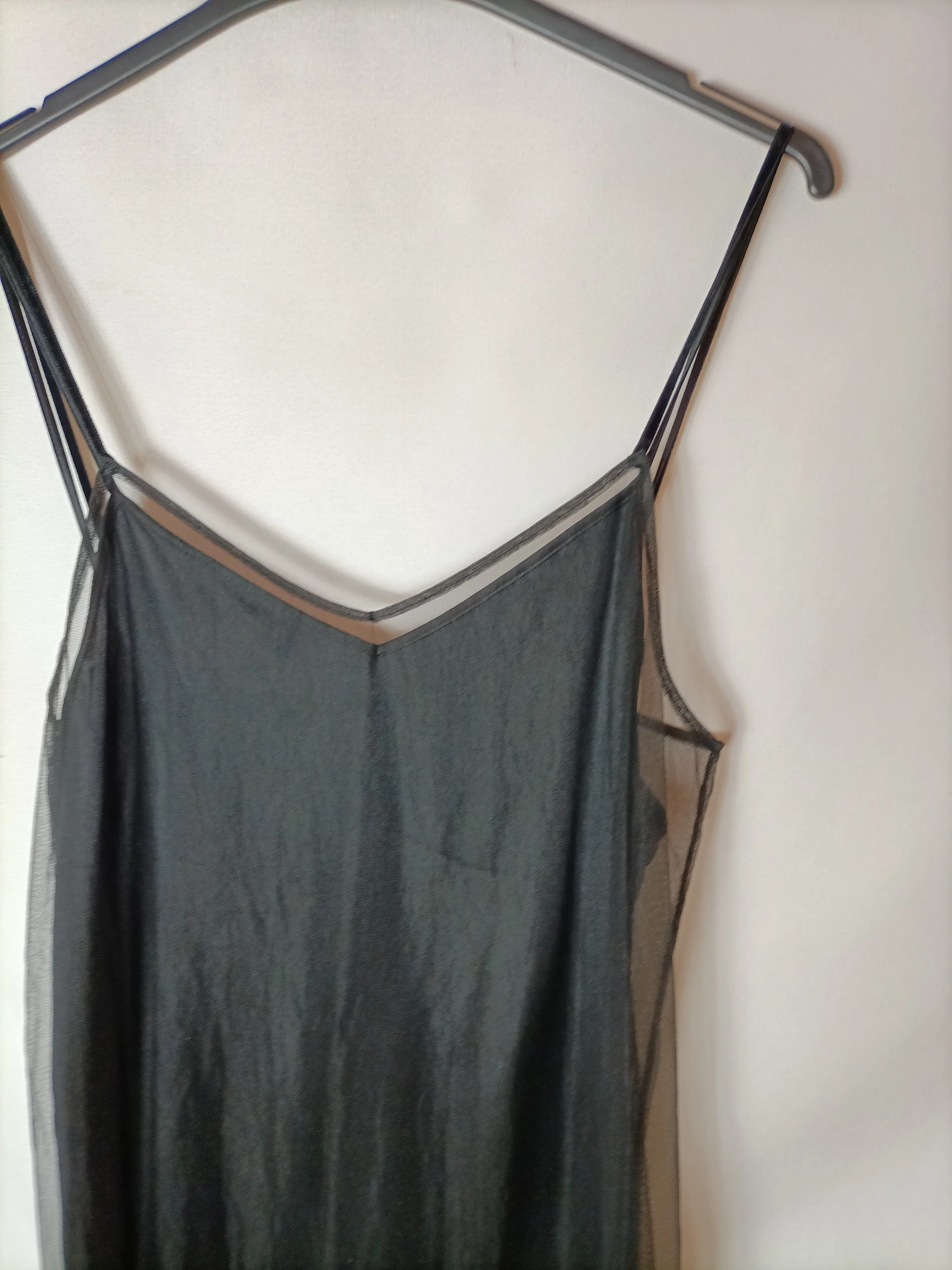 TOMMY HILFIGUER. Vestido tul y pedreria. T 4 (M)