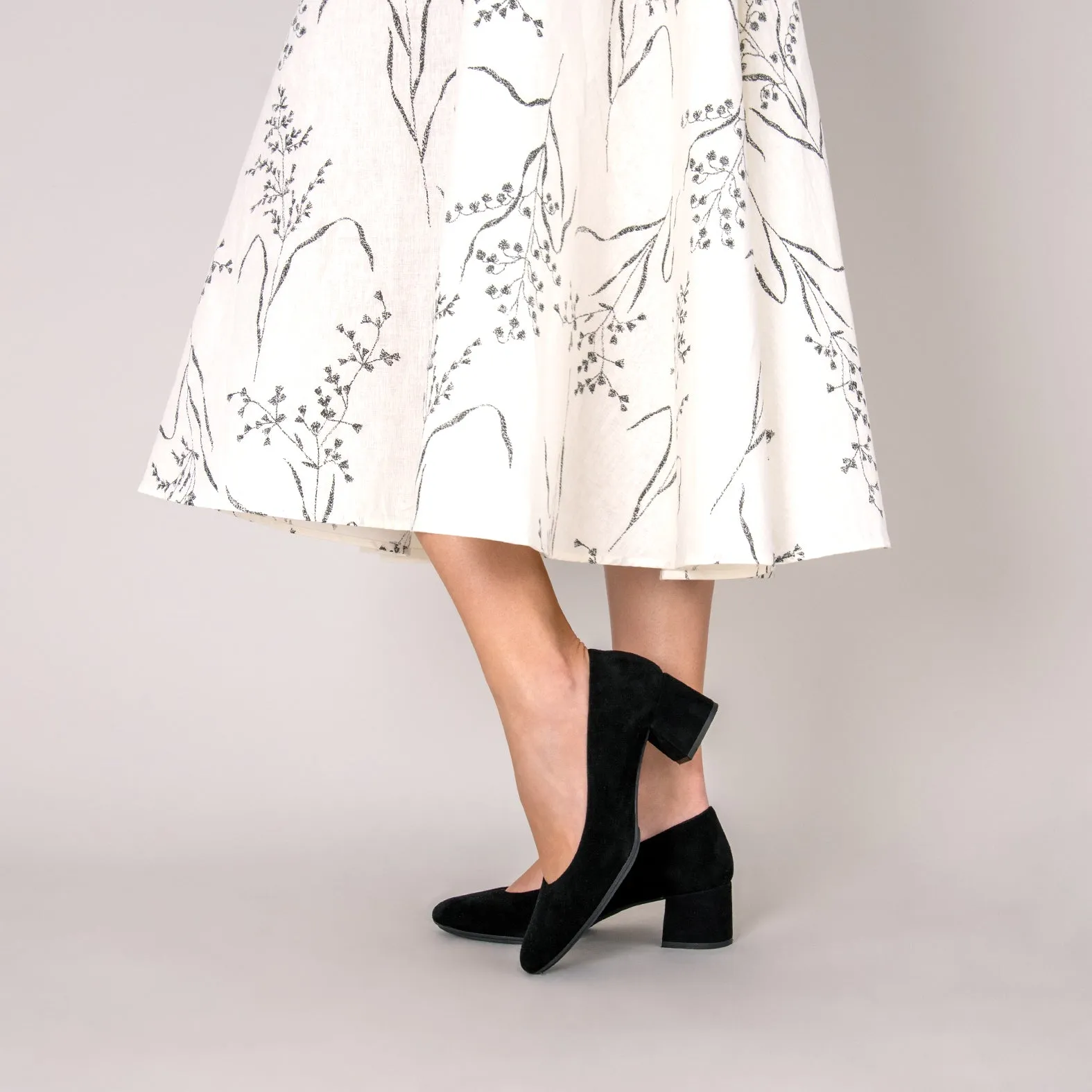 URBAN REDONDO – Zapatos de tacón bajo de ante NEGRO