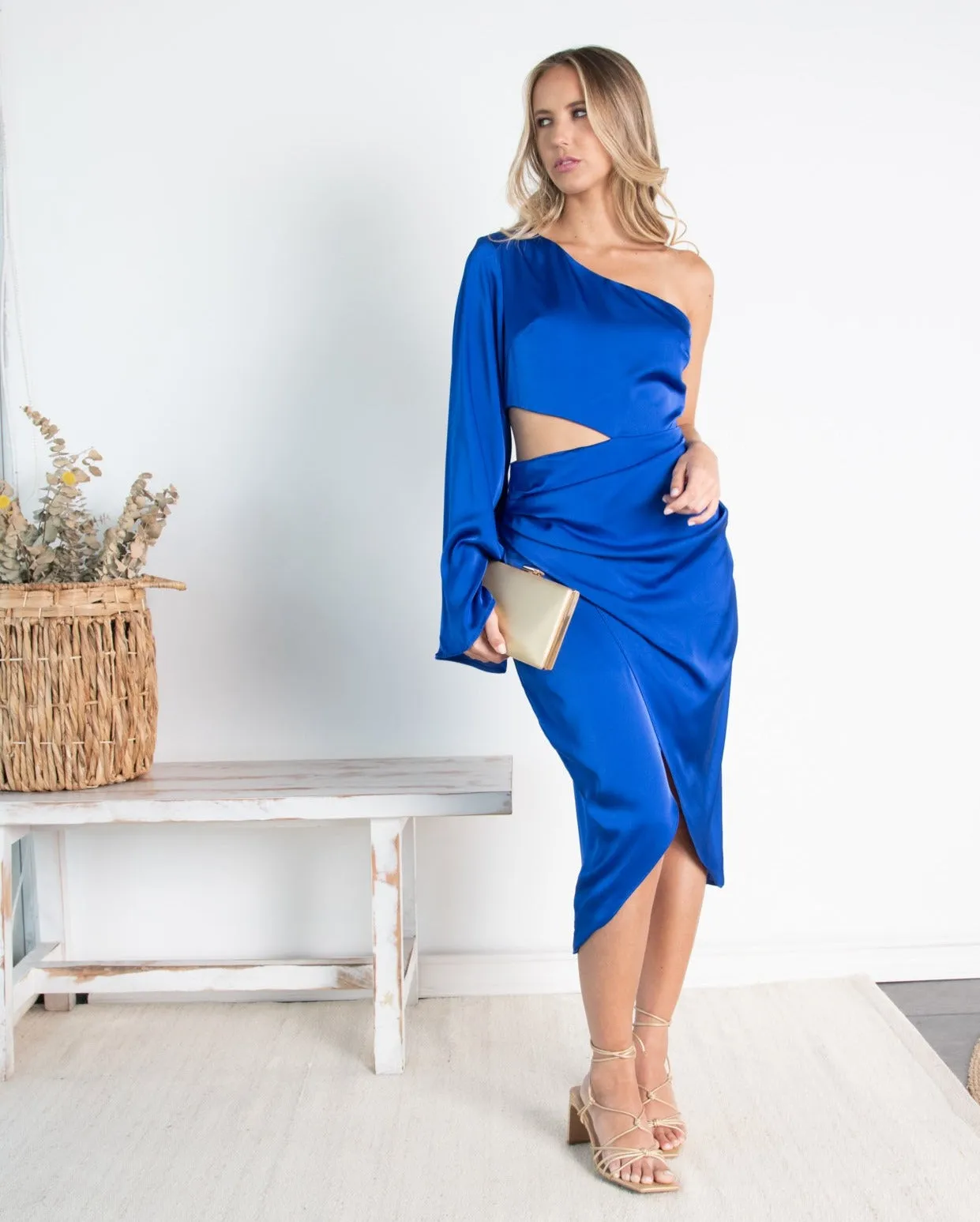 Vestido Midi de Fiesta Adriana Una Manga Azul Royal