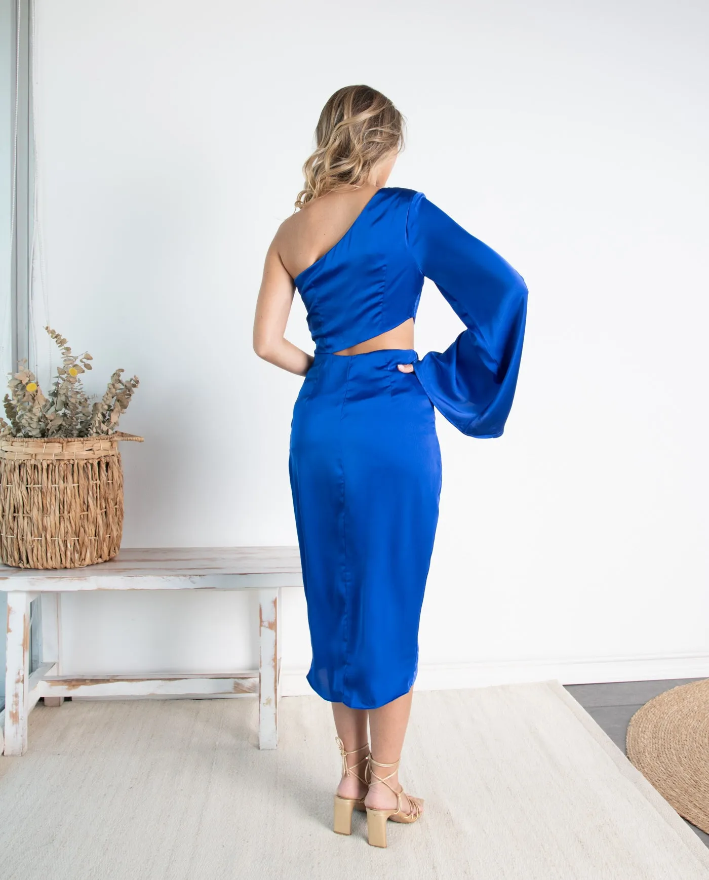 Vestido Midi de Fiesta Adriana Una Manga Azul Royal