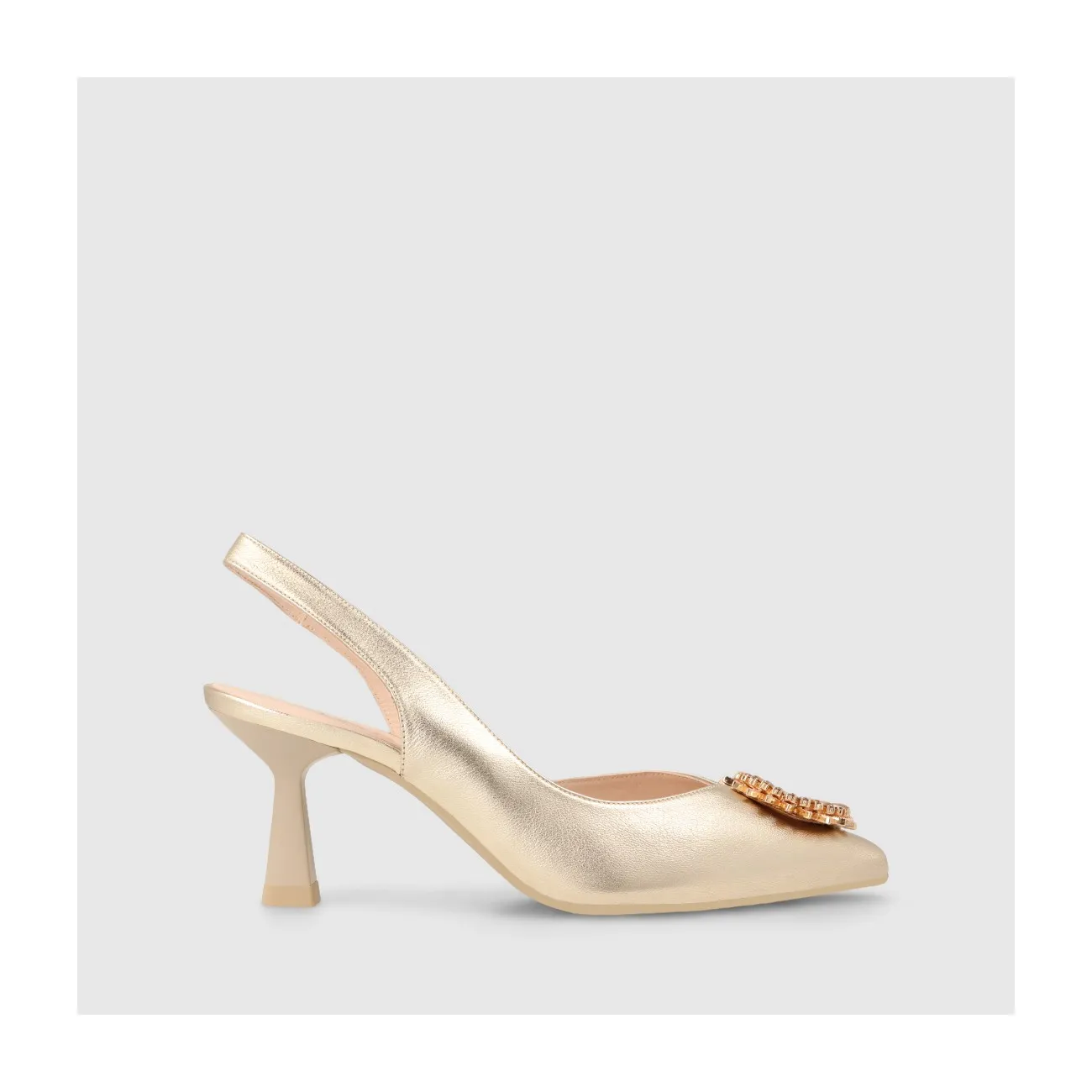 ZAPATOS DE SALÓN DORADOS MARINELA