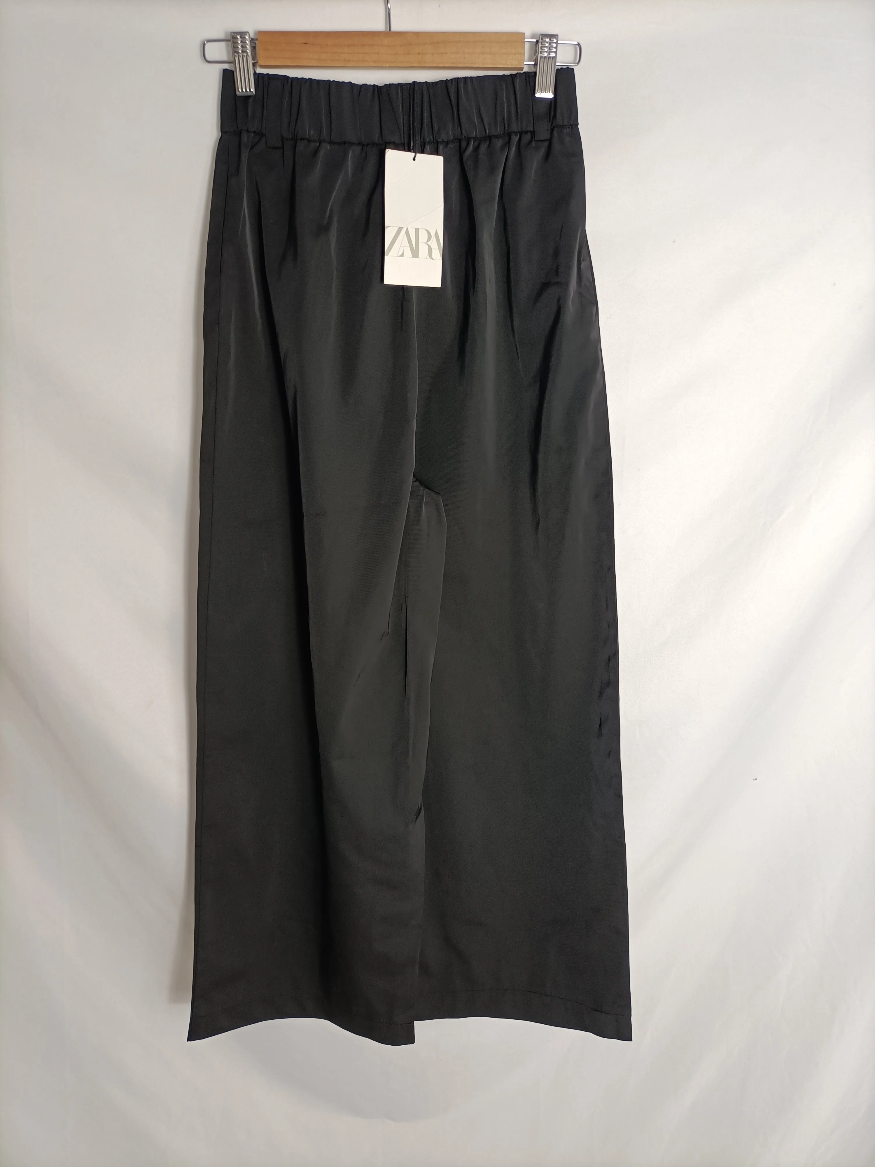 ZARA. Pantalón culotte negro T.xs